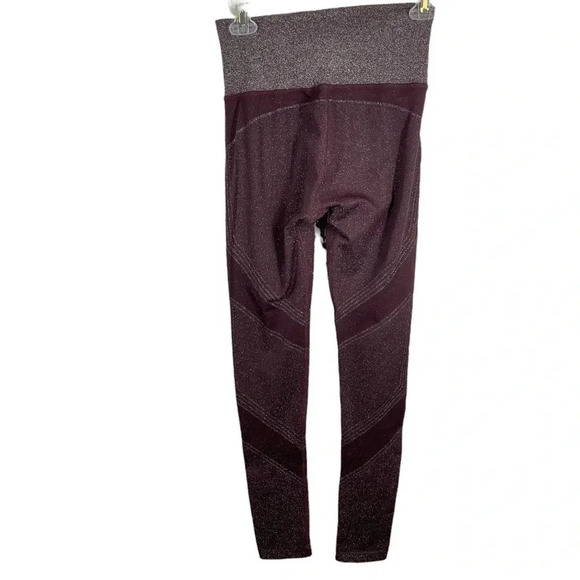 Athleta Twilight Tight in Burgundy size Small - Picture 2 of 9